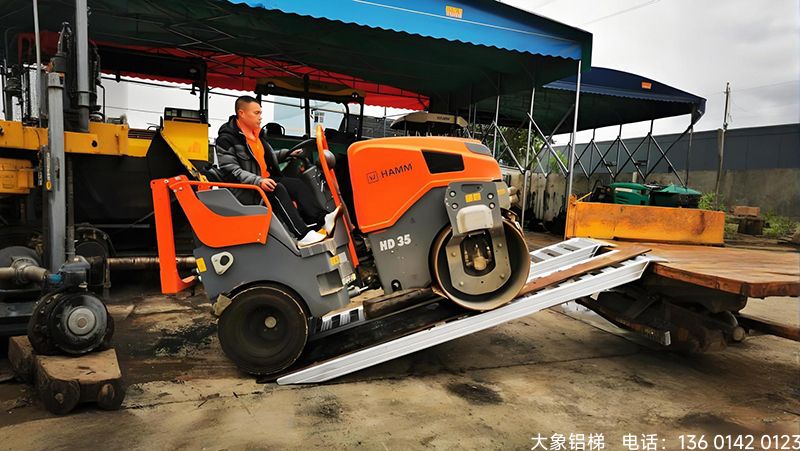 河南“铝”行安全，稳收每一粒——收割机铝合金爬梯安全使用全攻略